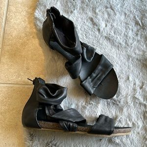 Black Blowfish Faux Leather Flat Sandals | Ankle Wrap Sandals size 6.5